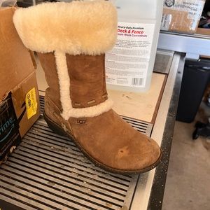 UGGS